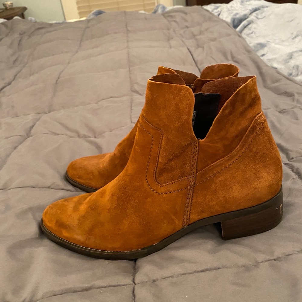 Paul Green Suede ankle boots